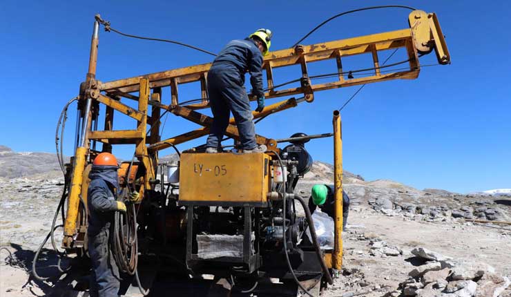 Perú descubre mina de 2,5 millones de toneladas de litio